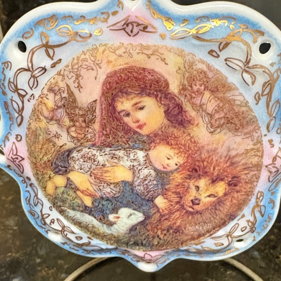 Other - Decorative ornament- Edna Hibel- “The Wonder of Peace”